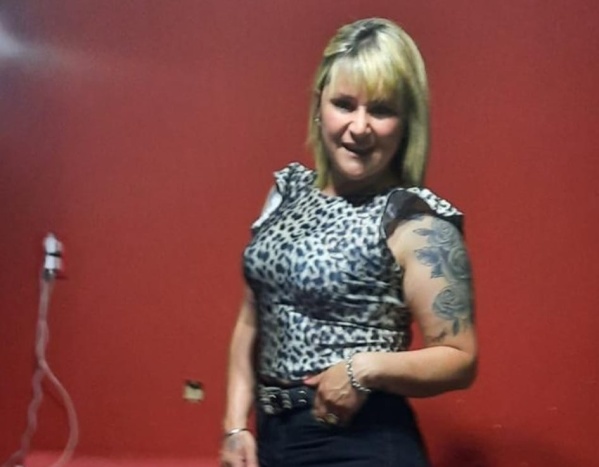 "Creo en vos y en el amor que le tenés a tus hijos": la emotiva cadena de oración por la platense baleada en un supermercado