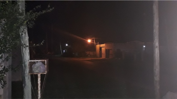 "Con un foquito": Vecinos de La Plata, indignados con la falla de las luces led