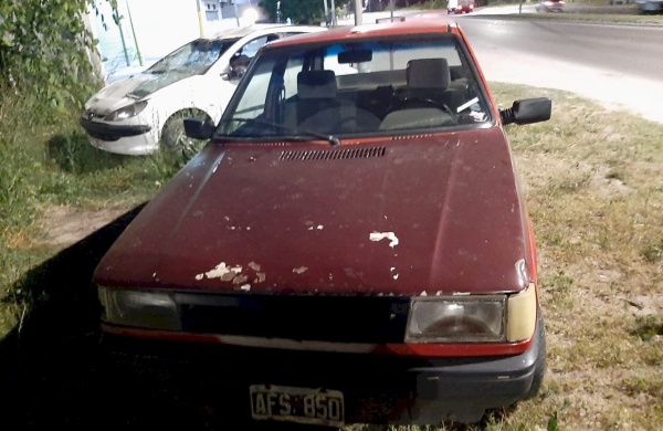 Dos hombres robaron un auto en La Plata, quisieron escaparse a otra ciudad y los detuvieron en la ruta