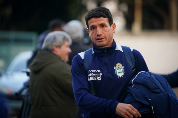 Gimnasia tiene una sugestiva ausencia para ir a Santa Fe y buscan darle salida del club