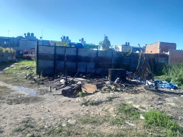 Abusaron de un joven en Berisso y la familia de la v&iacute;ctima prendi&oacute; fuego la casa de los acusados