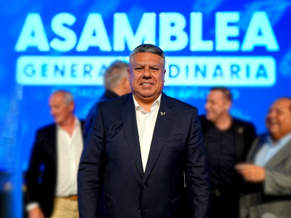 La novela suma capítulos: Los clubes se encolumnaron detrás de Tapia, Chiqui le mandó un mensaje a Verón y chicaneó 