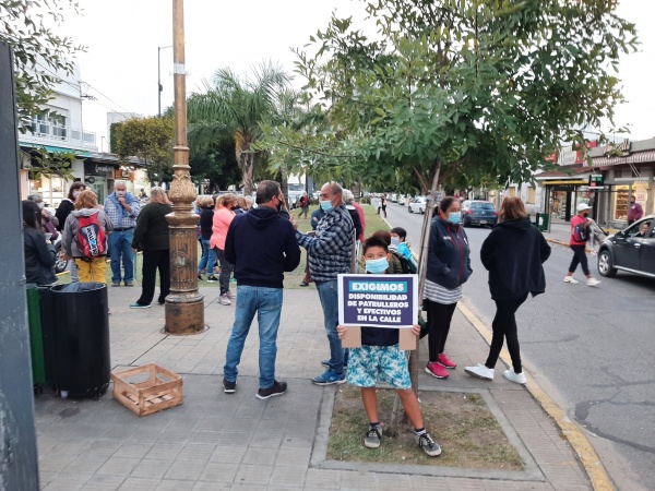 Qué dicen los petitorios que los barrios agrupados contra la inseguridad le enviaron a Kicillof, Garro y la Legislatura