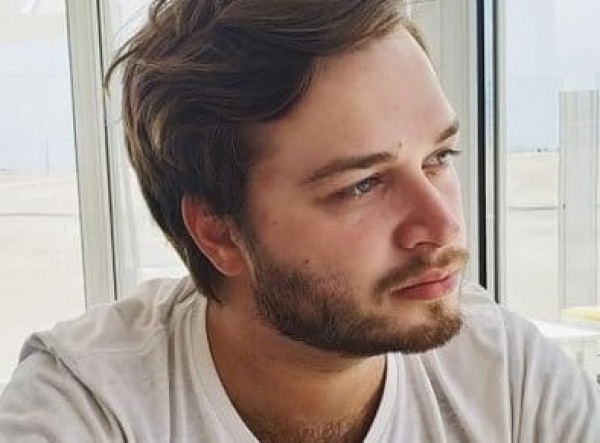 "Entre ayer y hoy tomé 4 litros": una particular "adicción" se volvió viral y hasta una diputada nacional brindó consejos