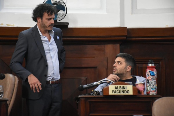 Facundo Albini destacó que "hay una generación sub 45 del peronismo en La Plata" para "tomar el bastón de mariscal"