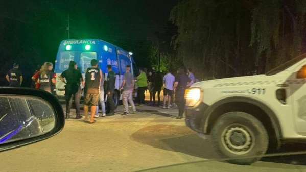 Apuñalaron a un joven cuando regresaba a su casa en Villa Elvira