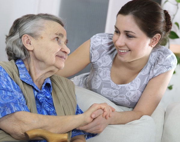 La Plata se prepara para tener un Registro Único Municipal de Cuidadores Domiciliarios: requisitos y diferentes categorías