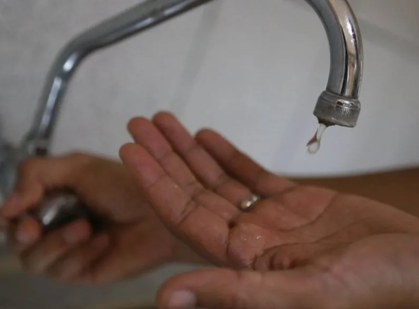 En la zona de 21 y 69 reclamaron por la falta de agua: "Ya hicimos 200 llamados"