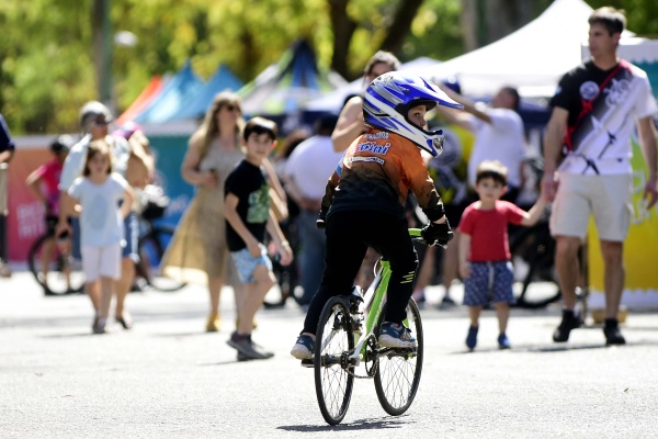 Con más de 10 mil personas presentes en el Bosque, se llevó a cabo la segunda edición de la Feria de Movilidad Sustentable