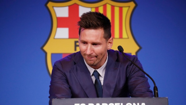 Entre lágrimas, Messi se despidió del Barcelona y admitió que irse al PSG "es una posibilidad"