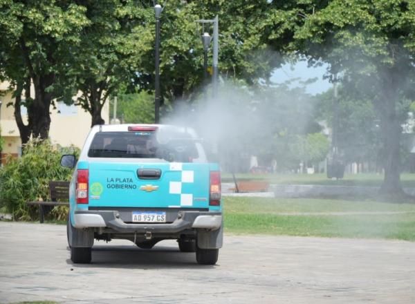 La fumigación llegará a 30 calles del Casco Urbano y 12 localidades de La Plata durante el miércoles