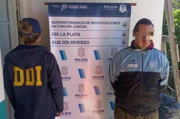 Un hombre de 43 años fue detenido en Berisso tras abusar de su hija por cinco años: "La había tocado por debajo de sus ropas"