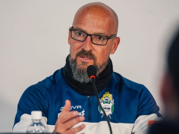 Orfila aclaró su situación con Lucas Castro, elogió a Barros Schelotto y criticó a la dirigencia