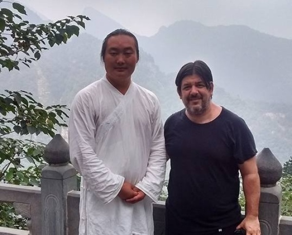 Un platense perdido en China: el Chi Kung lo ayudó cuando iba a tener su primer hijo y ahora comparte su gran experiencia