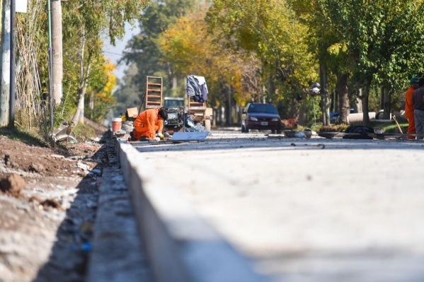 Una por una, las obras de asfaltado en ejecución en La Plata y las que arrancarán de forma inminente
