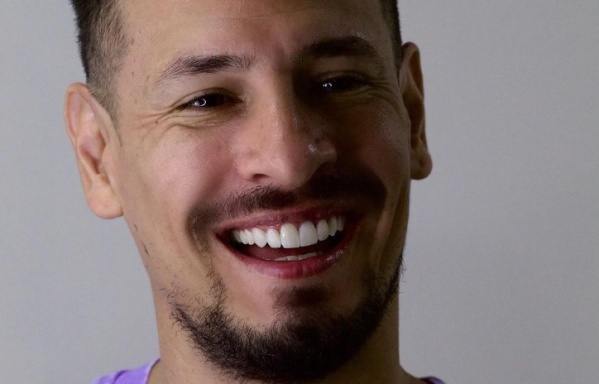 Rodrigo Tapari llevó calma a sus seguidores y contó por qué lo llevaron oficiales armados cuando hacía un vivo de Instagram