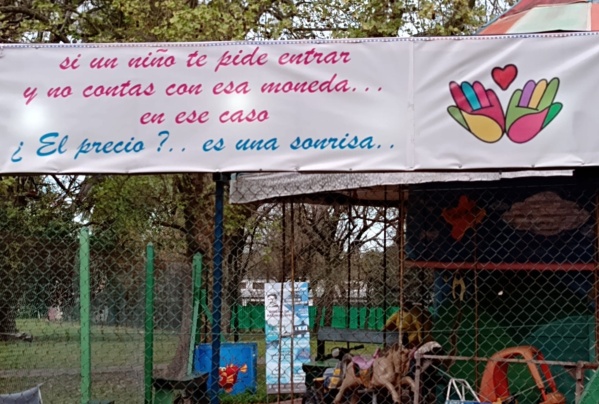 "El precio es una sonrisa": La gran idea para nenes en la calesita de Parque San Mart&iacute;n