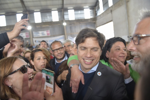 Kicillof encabezó un encuentro con militantes: "Las políticas de ajuste y privatización no le sirven a la Provincia"