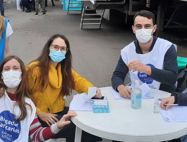 Habrá postas de vacunación libre este sábado en clubes de City Bell, Los Hornos y Villa Elvira