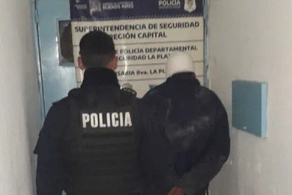 Detuvieron a un hombre de 35 años en La Plata por el abuso de una nena: los familiares lo "molieron a golpes"