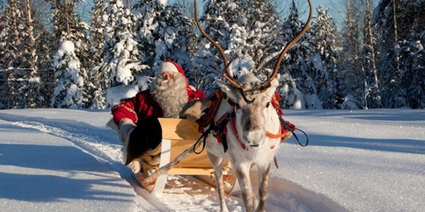 Papá Noel ya recorre el mundo