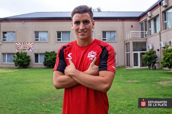 Llegó a Estudiantes como una apuesta, no rindió y le rescindieron el contrato