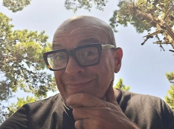 Campi cumple 54 años y además festeja un nuevo aniversario desde que dejó uno de sus "vicios"