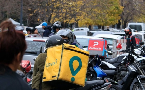 Envi&oacute; dos Iphones por medio de una app de env&iacute;os y el delivery se rob&oacute; los tel&eacute;fonos