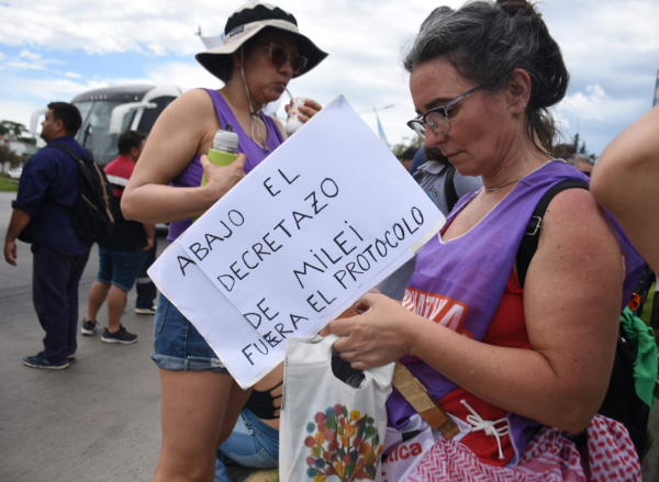 "Ollas Vacías": Movimientos Sociales encabezarán una movilización contra el ajuste de Milei en Plaza San Martín