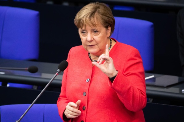 La canciller alemana, Angela Merkel, confirmó que aprobará la vacuna rusa para Europa