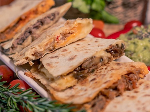 “Fue muy duro”: un platense se quedó sin trabajo y se salvó por un plato “mexicano” que volvía loco a sus amigos