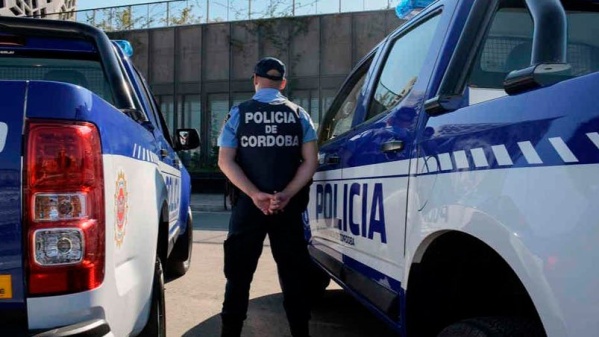 Efectivos policiales abusaron de una compa&ntilde;era de servicio en C&oacute;rdoba