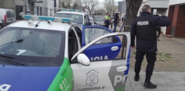 Comercio platense sufrió un feroz ataque de delincuentes que ingresaron con escopetas al local