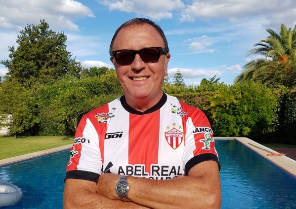 "Se nos fue un gran pincha": conmoción en las redes por la muerte de Alberto Aste en su pileta de City Bell