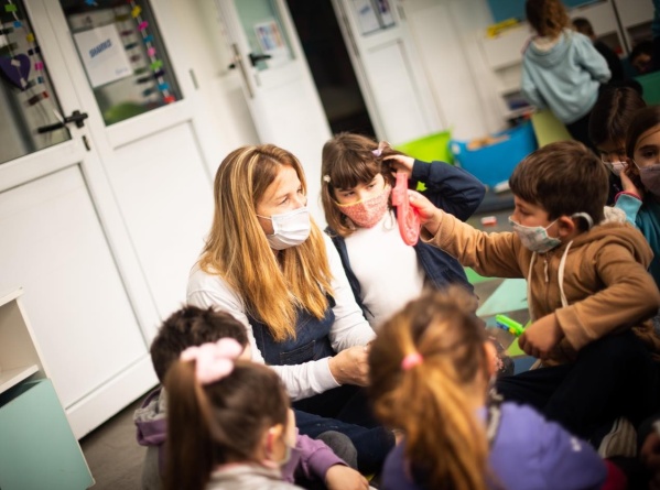 Los colegios privados sin subsidios subirían las cuotas entre un 18 y un 35% para el 2022