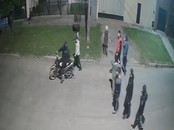 Un grupo de menores intentó robar en una casa de La Plata y quedó filmado
