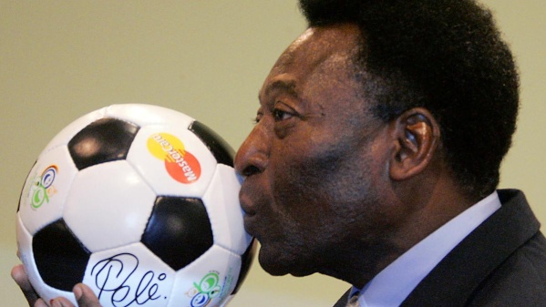 "Recen por el Rey Pelé": luego de conocerse el estado de salud del astro brasileño Mbappé se expresó muy conmovido