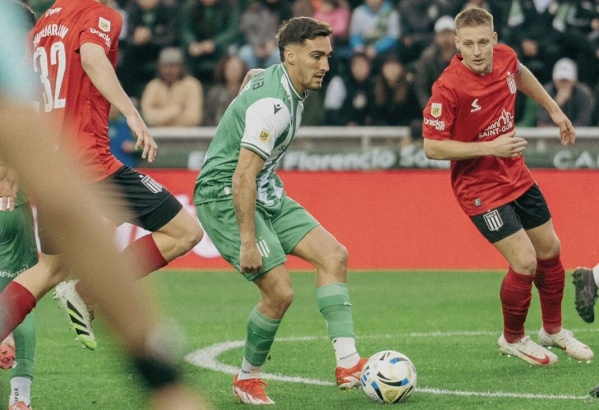 Méndez volvió a marcar, le agradeció a Troglio y habló de su salida de Estudiantes: "Quiero seguir devolviendo..."