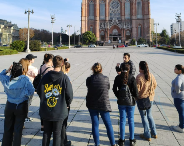 Música, teatro, tours guiados, muestras y más propuestas para toda la familia este finde en La Plata