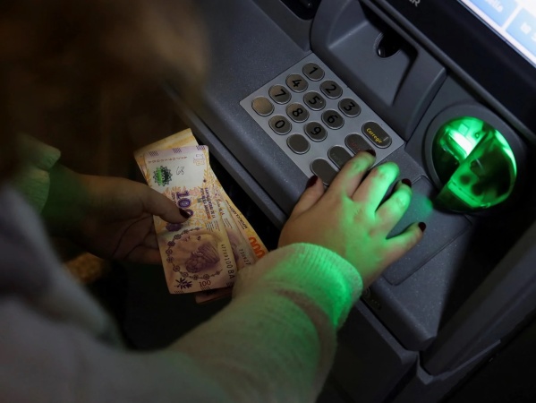 El nuevo billete de 2.000 pesos llegó a los bancos y la semana próxima podría entrar en circulación