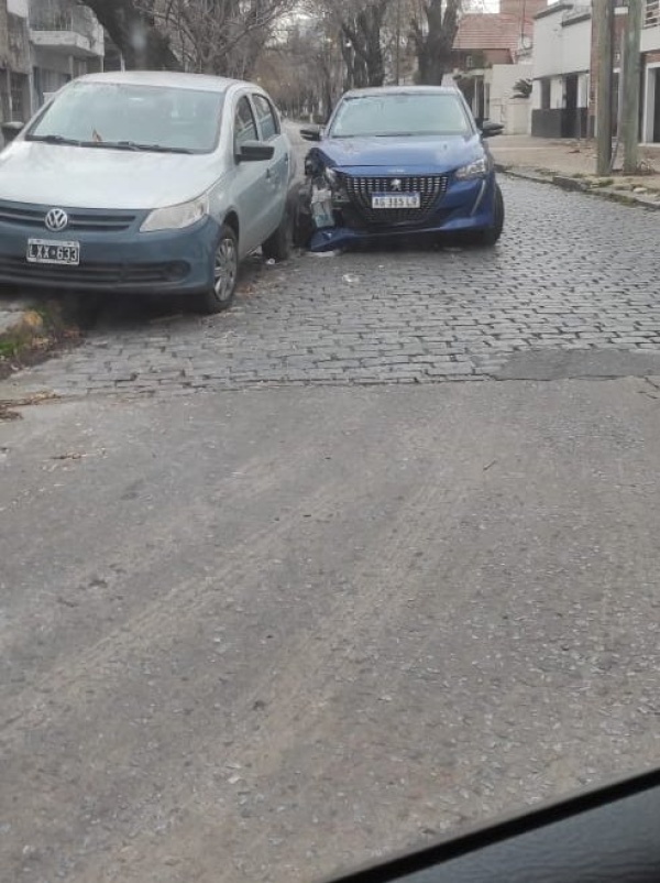 Fuerte accidente en la madrugada platense en 9 y 39