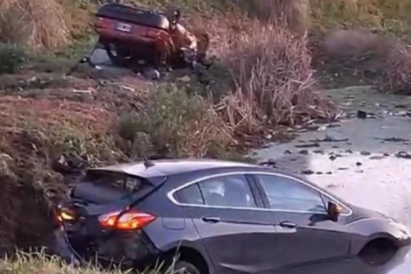 Fatal accidente en la Autopista La Plata – Buenos Aires: se quedó dormido, chocó contra otro auto y murió