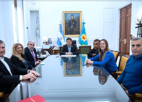 Kicillof y Aníbal Fernández firmaron un convenio para la descontaminación de vehículos: los detalles de la iniciativa