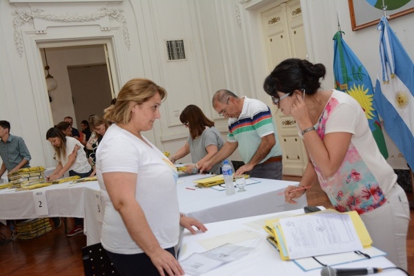 "Mi Escritura, Mi casa": la Provincia avanza con más de 3.000 trámites sobre los dominios de viviendas familiares