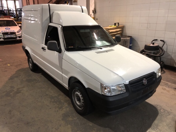 Fue a ver el partido de Estudiantes y le robaron la camioneta