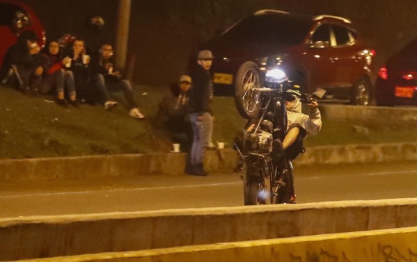 Vecinos de La Plata decidieron alzar la voz ante los ruidos molestos de las motos: “¿Nadie puede parar ésta locura?”