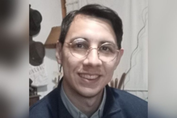 Buscan a un hombre que desapareció en La Plata: "Necesita asistencia farmacológica"