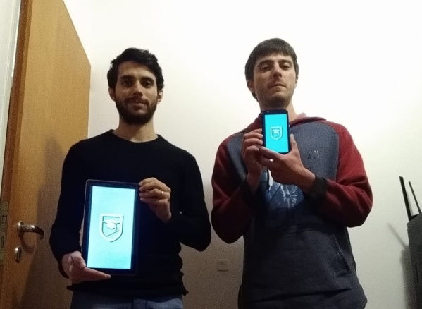 Un platense se cansó de tirar volantes y creó una aplicación donde están todos los profes particulares: "Empezó hace 10 años"