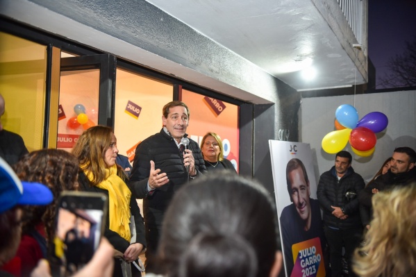 Garro inauguró una sede en Villa Elisa y aseguró que "vamos a trabajar muy fuerte en todo lo que le falta a nuestra ciudad"