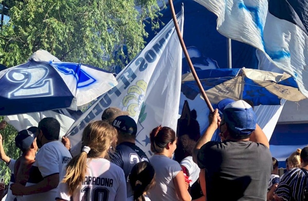 Un fan de Gimnasia de La Plata contó una situación y lo trataron de "poco hincha": "Me enteraré cuando me despierte la nena"